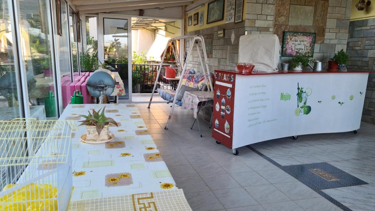 Villa George - Family Holidays Néa Mákri Extérieur photo