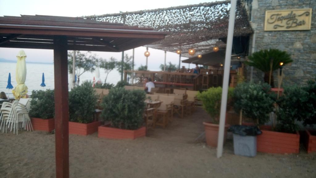 Villa George - Family Holidays Néa Mákri Extérieur photo